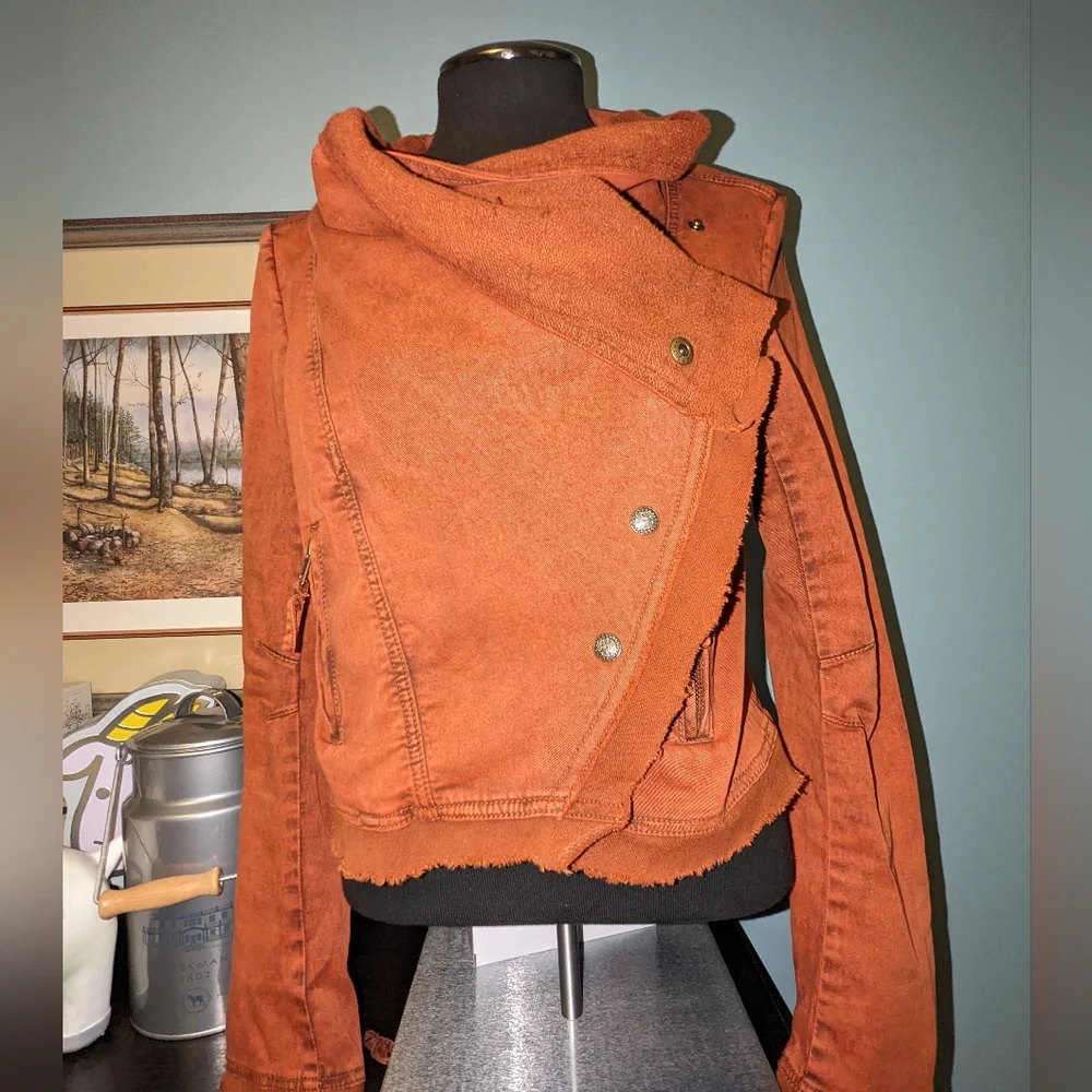 Free People collapsing twill raw edge jacket, size small, rust color - Picture 2 of 11
